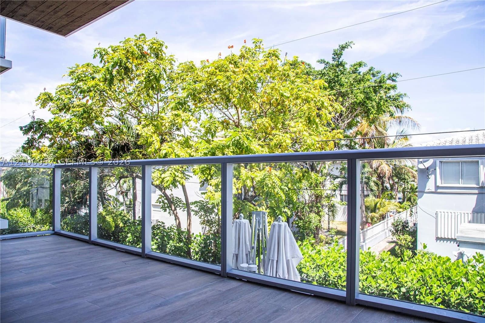 4+1 Condo — 529 11th St #203, Miami, FL 33129
