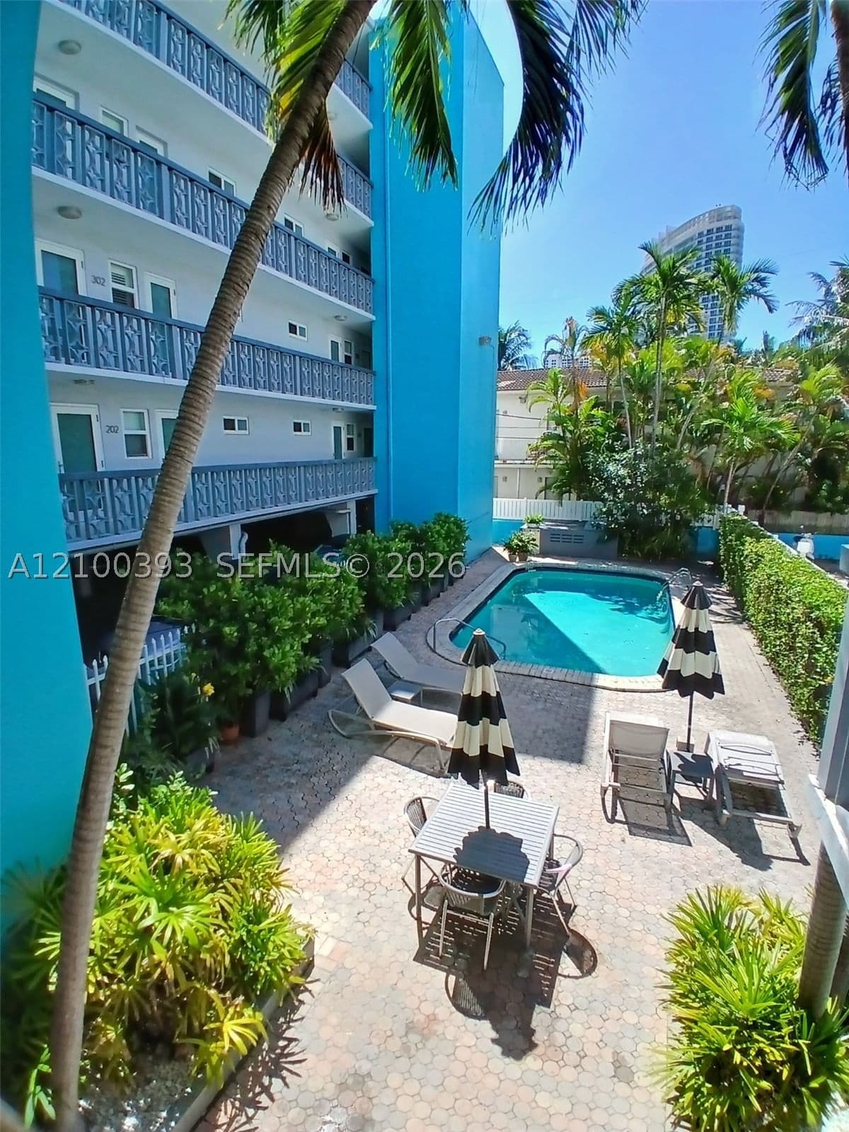 1+1 Condo — 1400 Lincoln Rd #301, Miami Beach, FL 33139