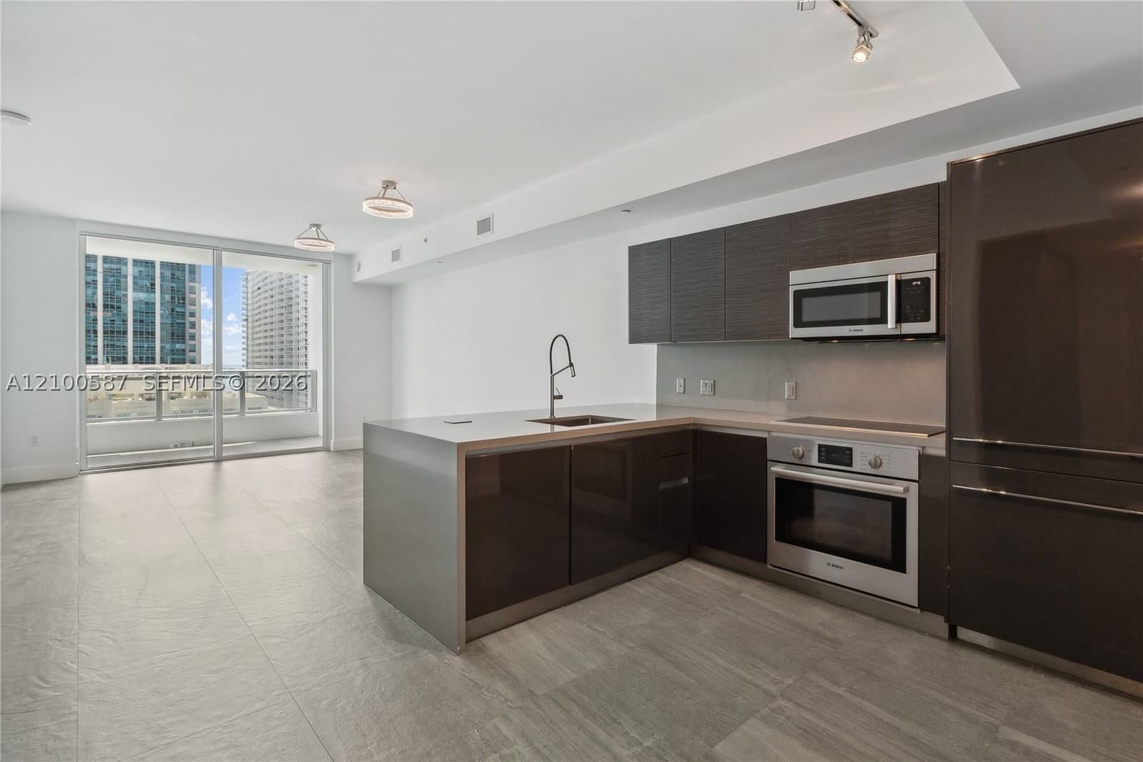 1+1 Condo — 1080 Brickell Ave #2406, Miami, FL 33131