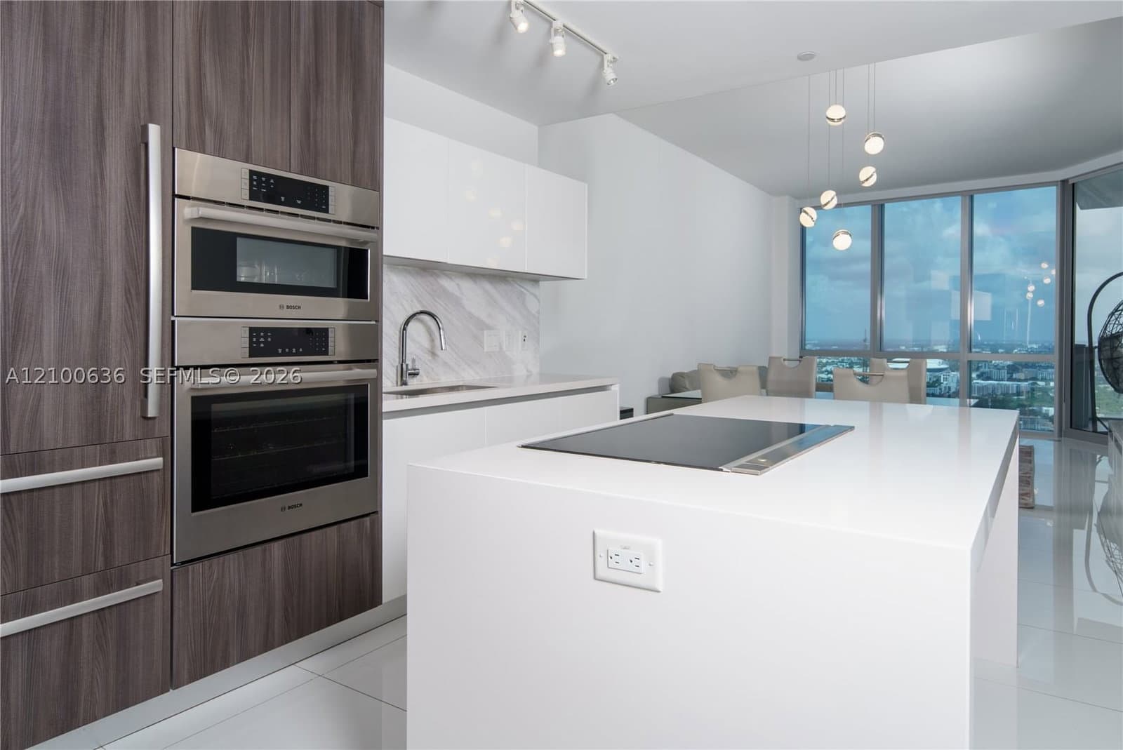 1+1 Condo — 851 1st Ave #4406, Miami, FL 33132
