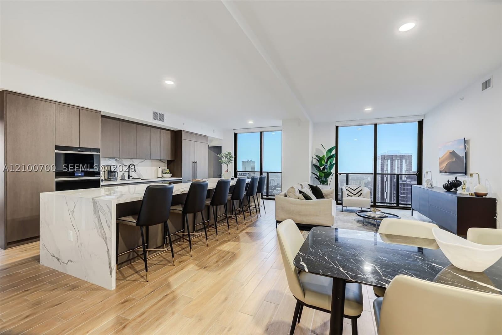 4+1 Condo — 398 5th St #3718-3719, Miami, FL 33132