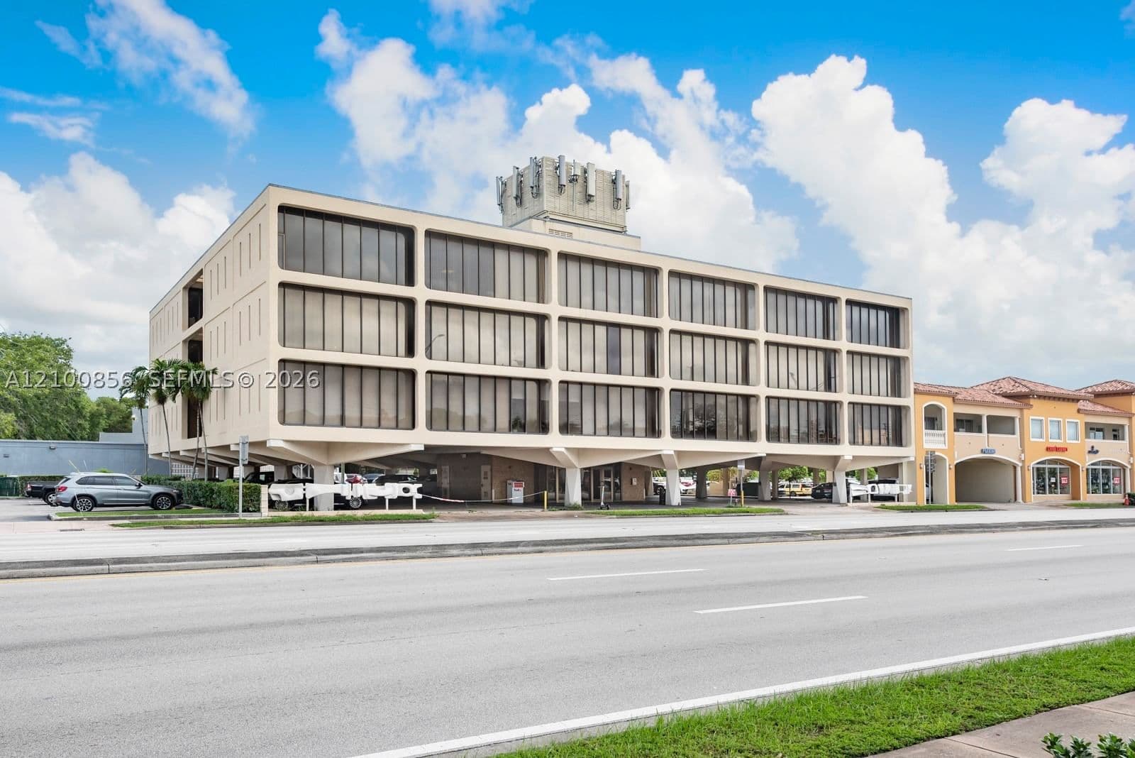 Condo — 420 Dixie Hwy #4J, Coral Gables, FL 33146