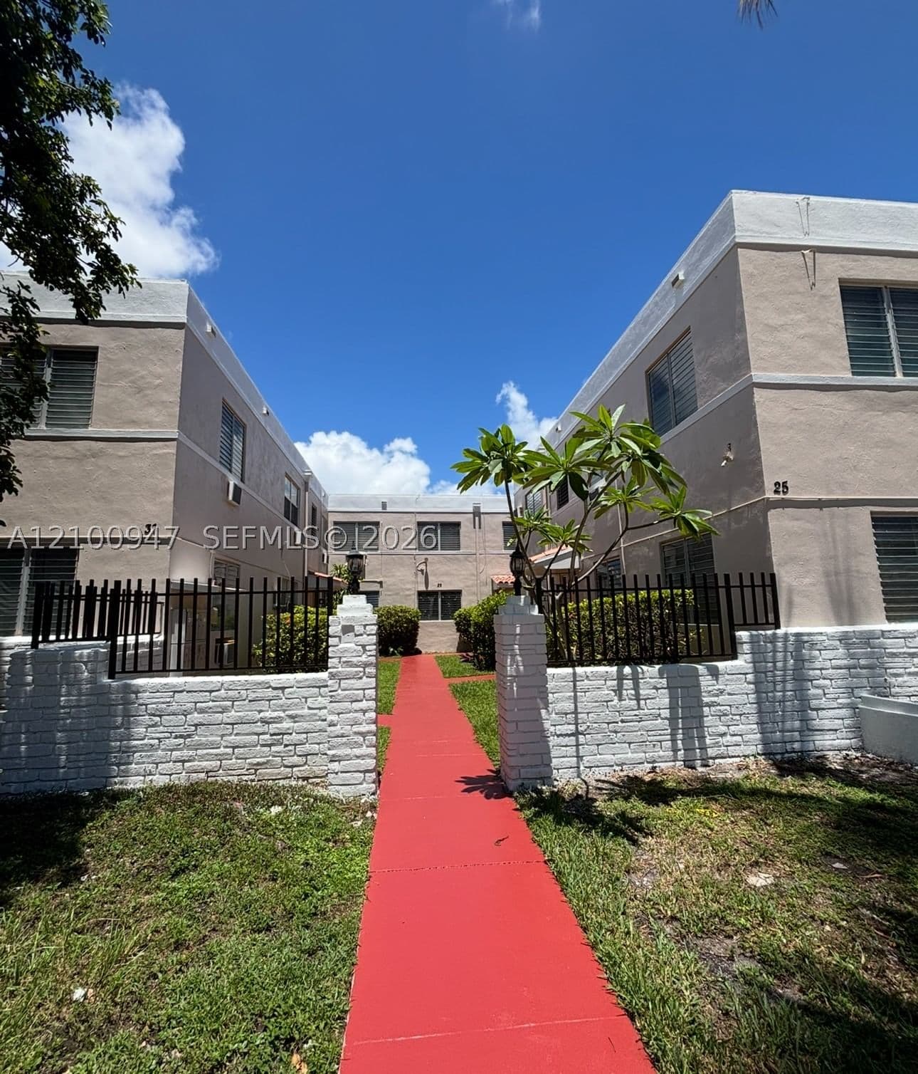 1-bedroom Property — 29 Navarre Ave #6, Coral Gables, FL 33134
