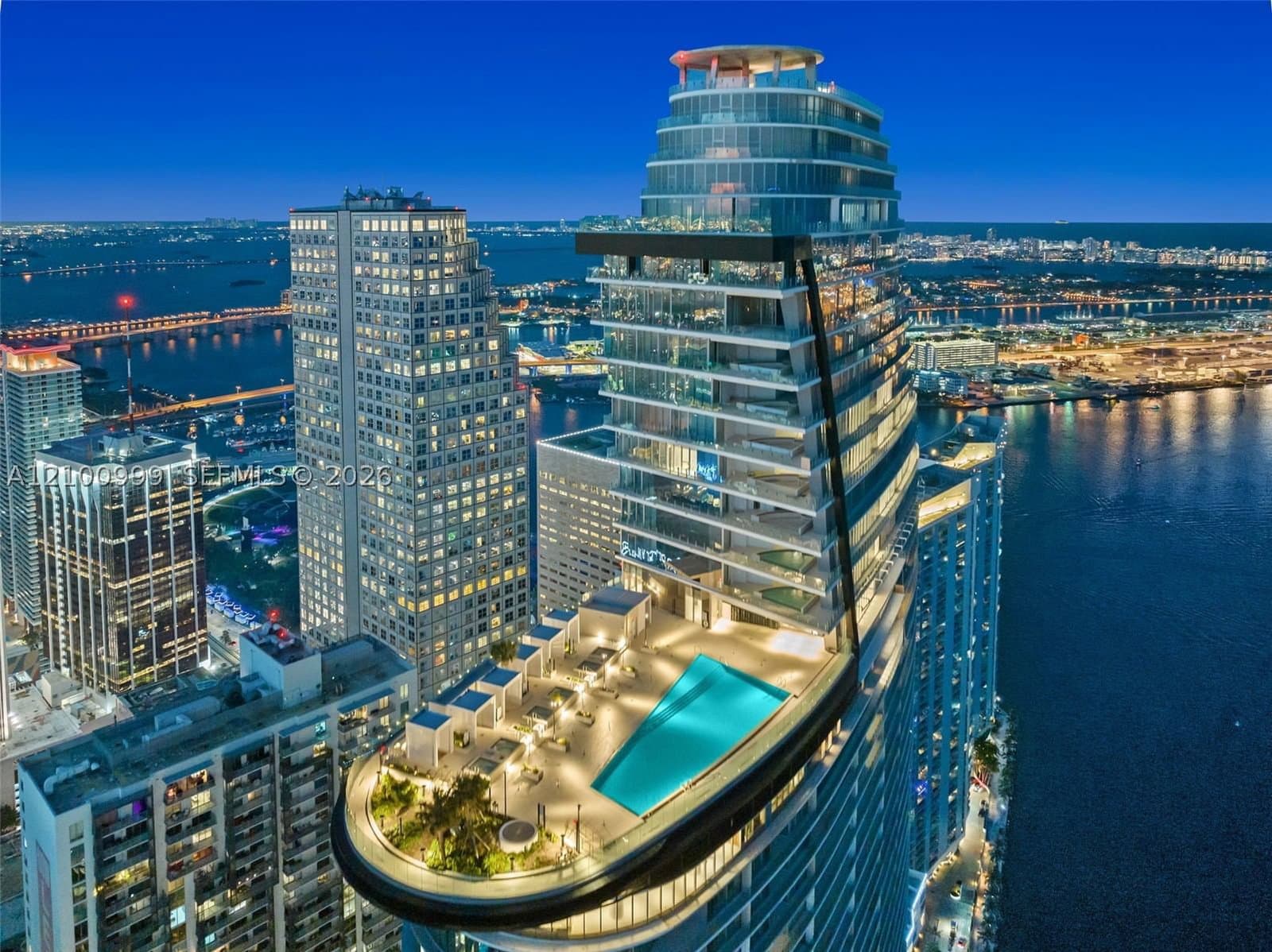 1+1 Condo — 300 Biscayne Boulevard Way #506E, Miami, FL 33131