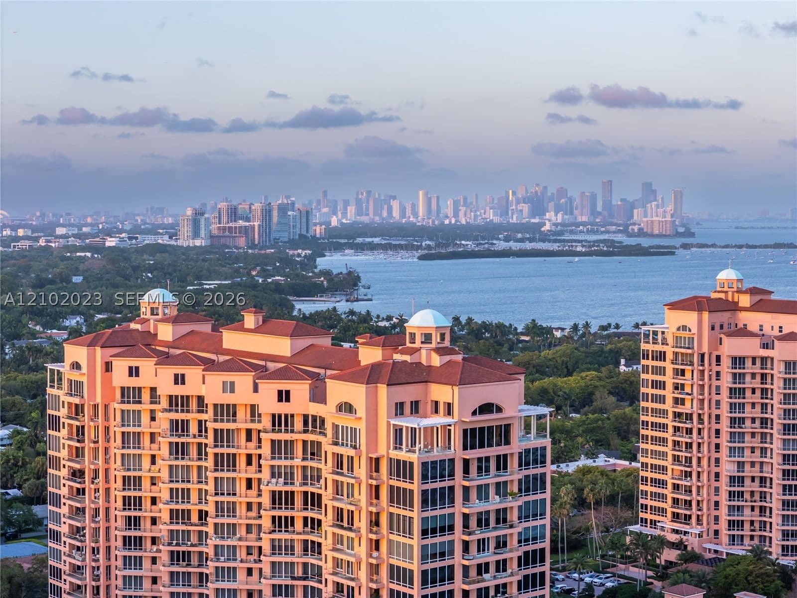 THE GABLES CONDO — ilan fotoğrafı