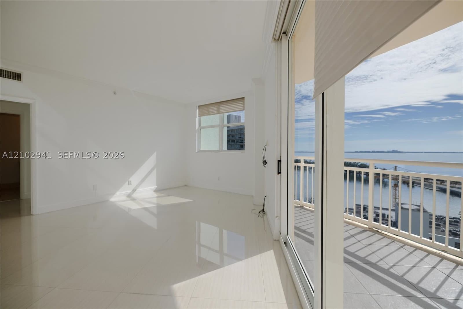 2-bedroom Condo — 2475 Brickell Ave #1807, Miami, FL 33129