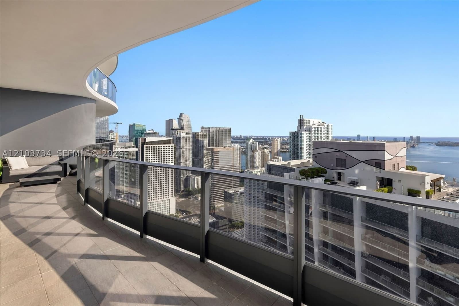 3-bedroom Condo — 1000 Brickell Plz #PH5403, Miami, FL 33131