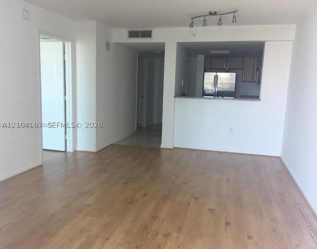1+1 Condo — 2101 Brickell Ave #2011, Miami, FL 33129