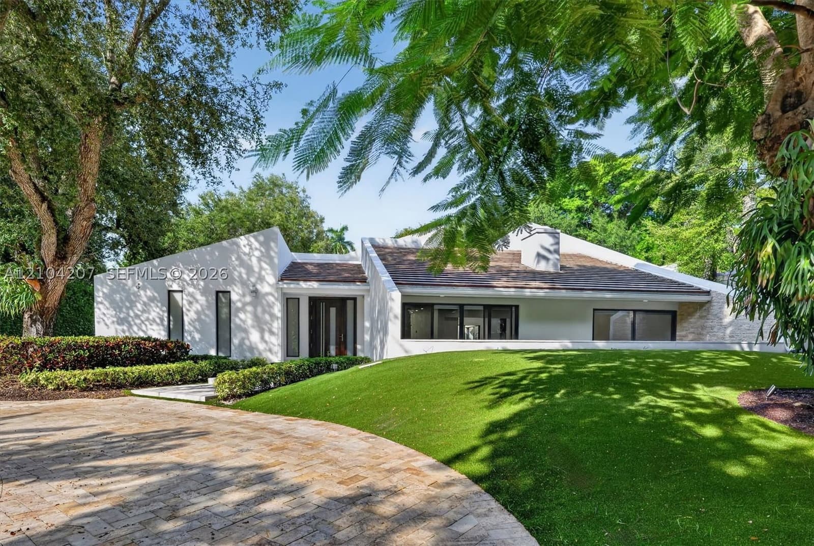 6-bedroom Single-Family Home — 7001 Robles St, Coral Gables, FL 33143