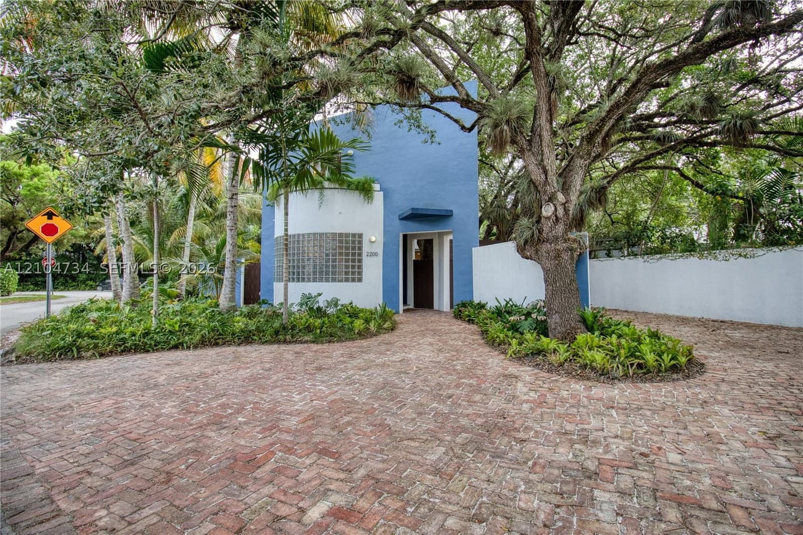 3-bedroom Single-Family Home — 2200 Lincoln Ave, Miami, FL 33133
