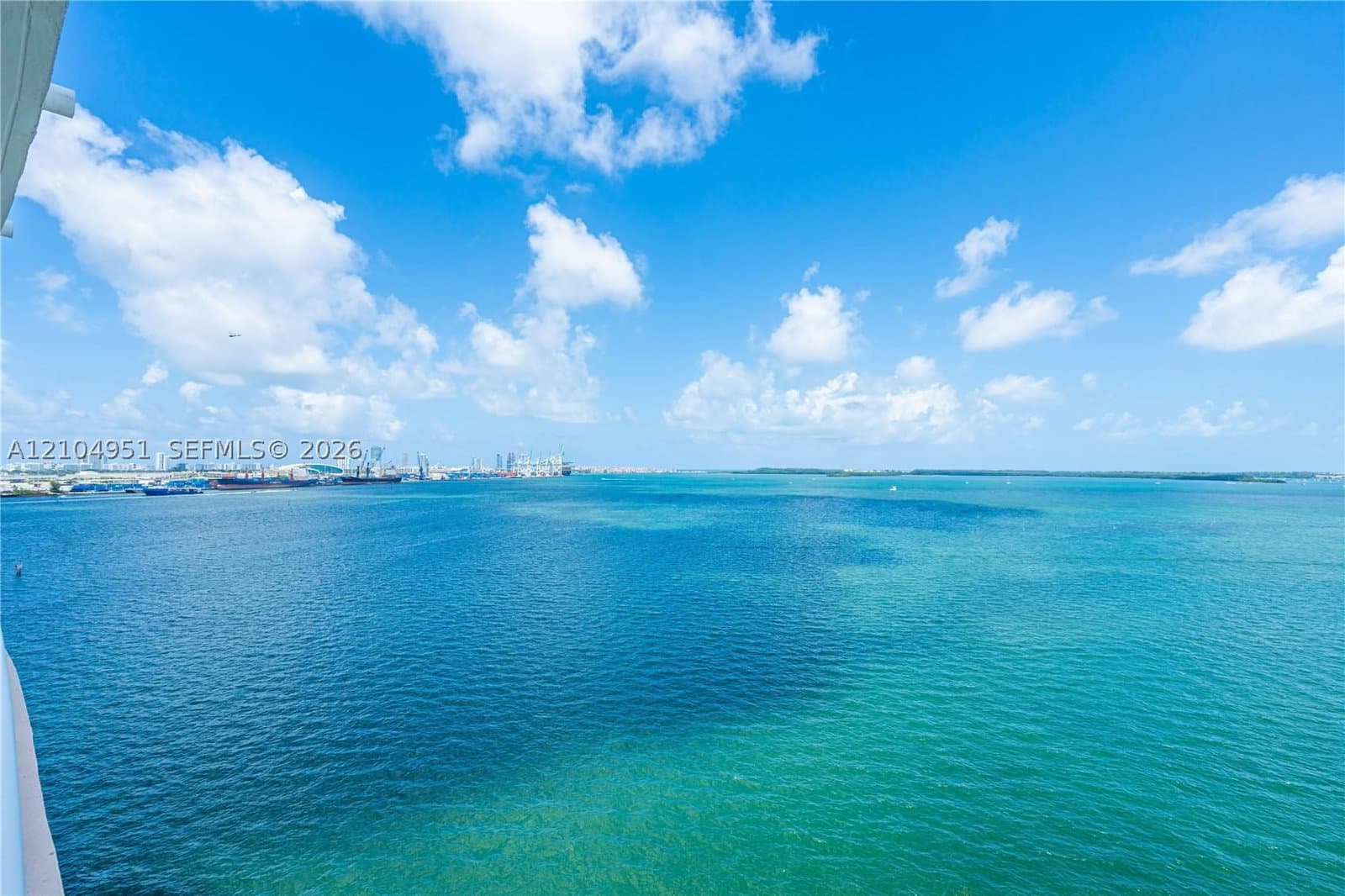2+1 Condo — 808 Brickell Key Dr #1006, Miami, FL 33131