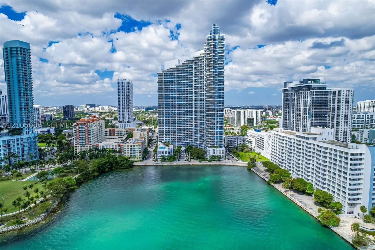 3-bedroom Condo — 2020 Bayshore Dr #1902, Miami, FL 33137