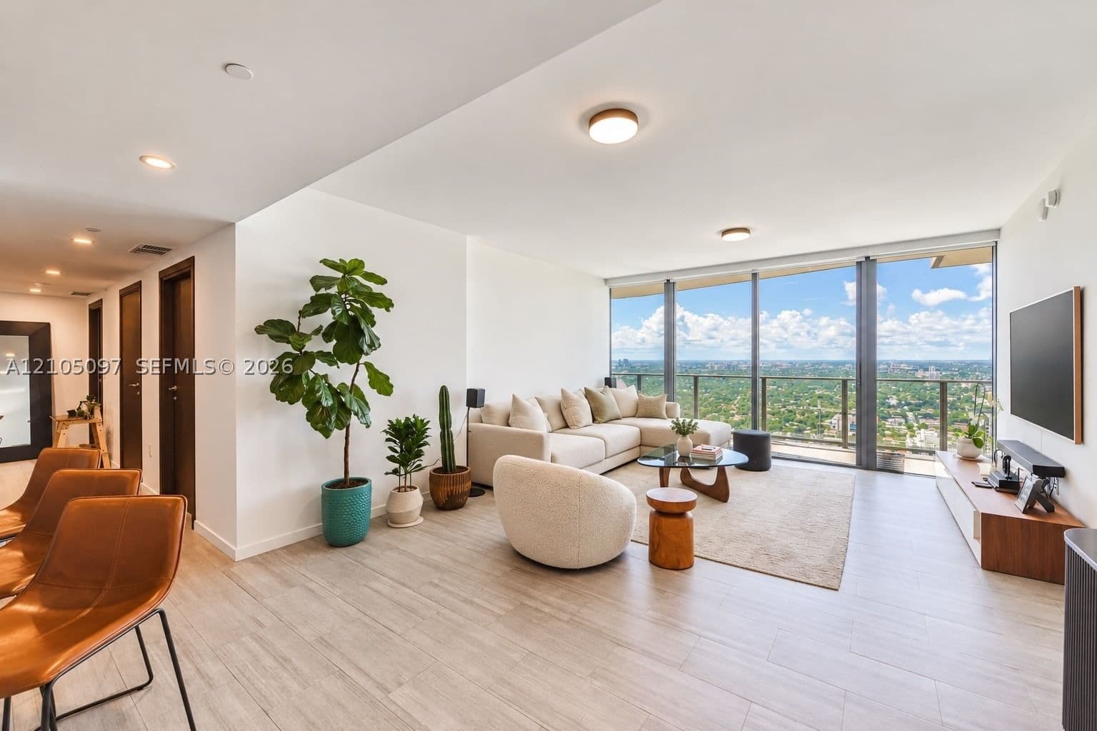 3-bedroom Condo — 1000 Brickell Plz #4706, Miami, FL 33131