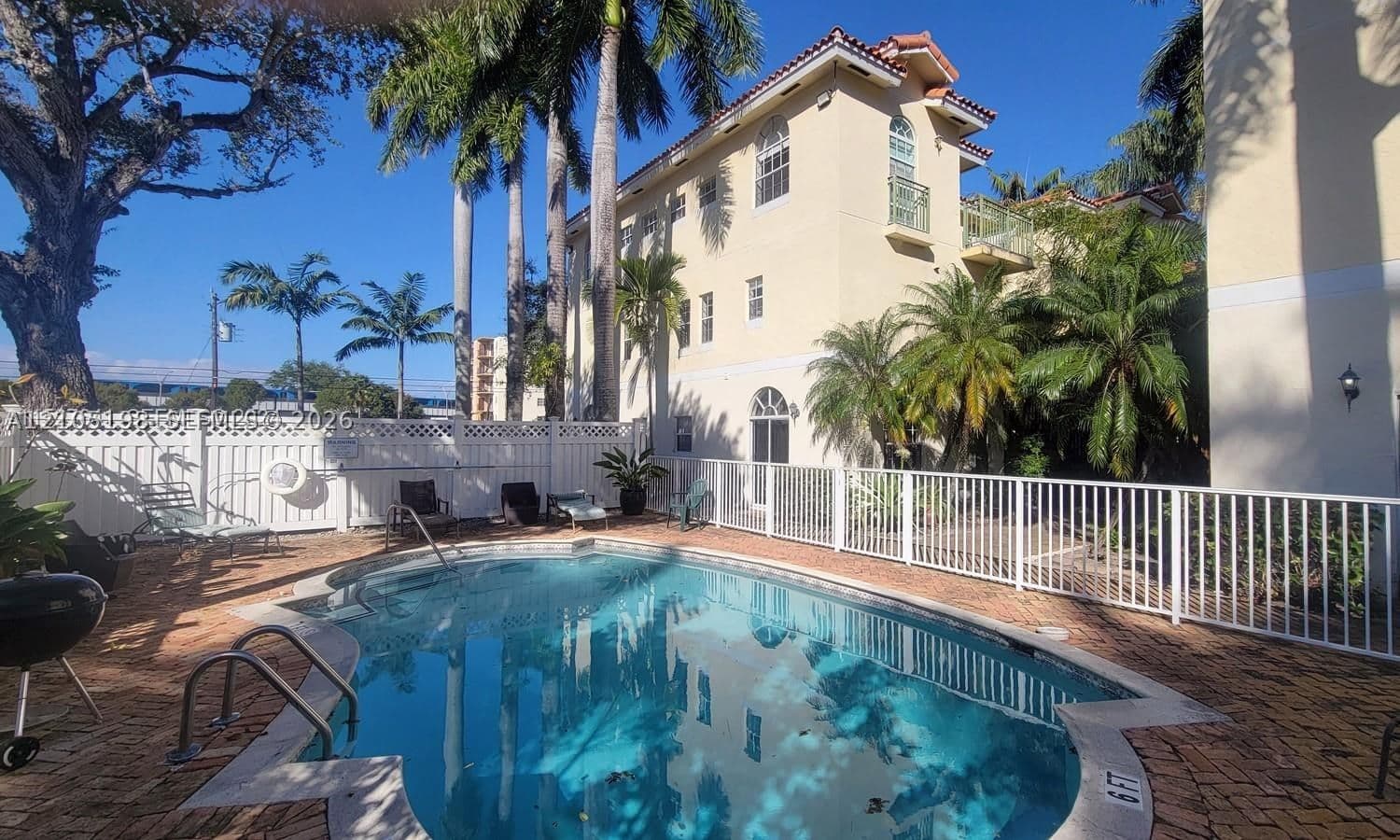 1+1 Condo — 3356 Bird Ave #4, Miami, FL 33133