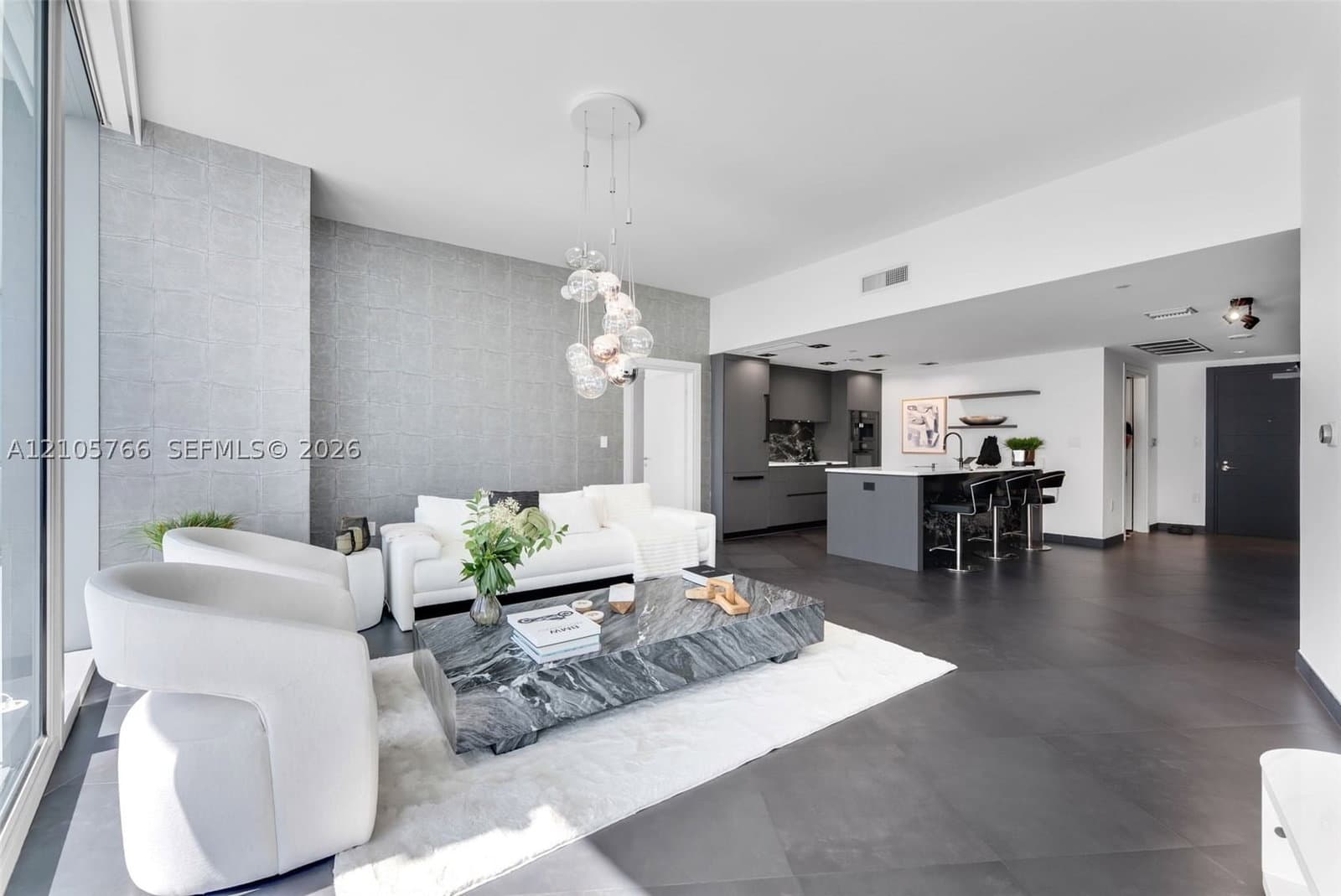 EPIC WEST CONDO — ilan fotoğrafı