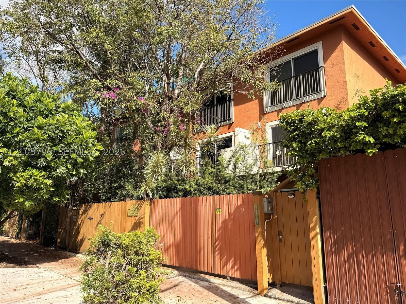2-bedroom Townhouse — 1611 2nd Ct #A111, Miami, FL 33129