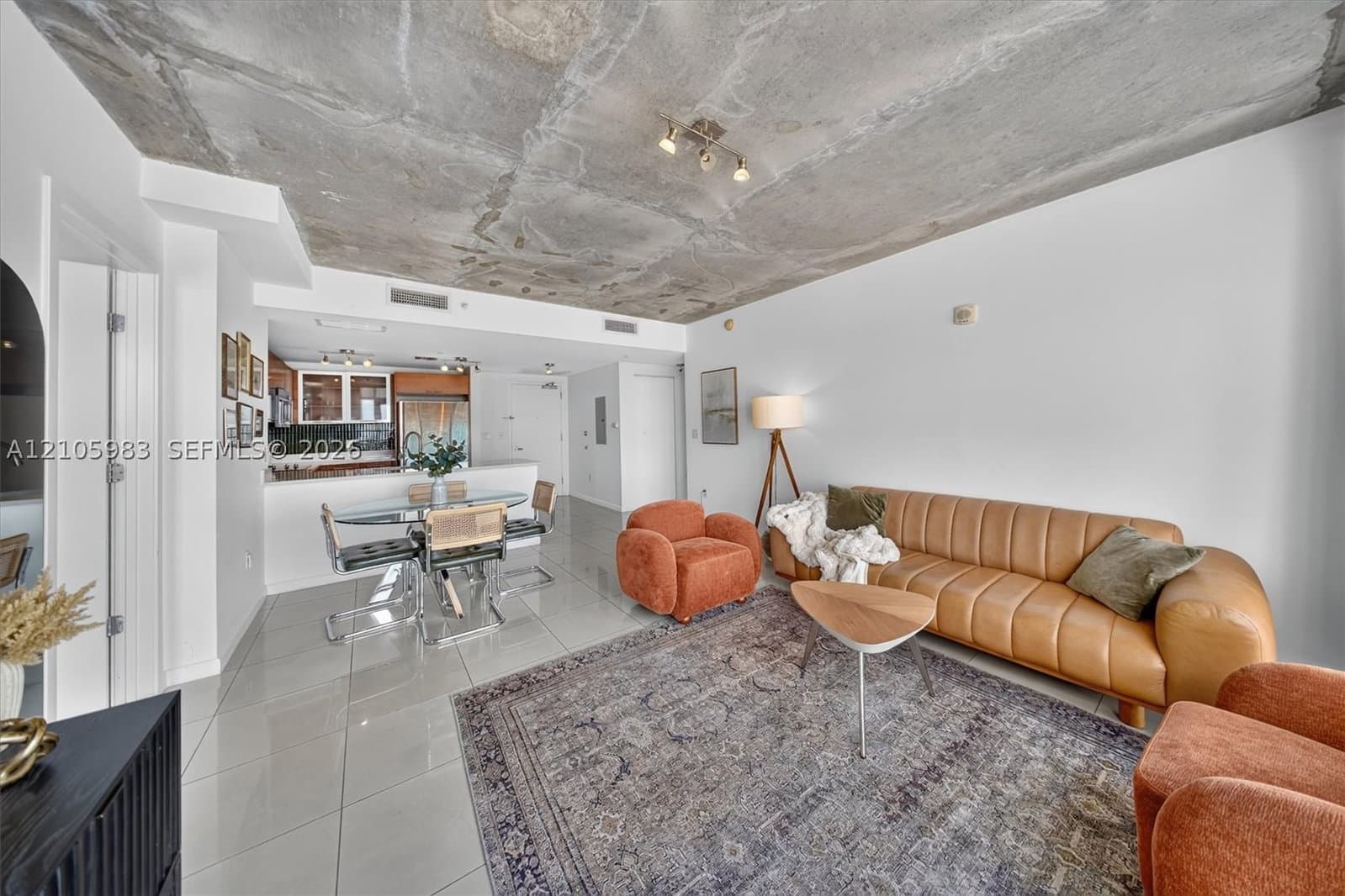 MIDBLOCK MIAMI CONDO — ilan fotoğrafı