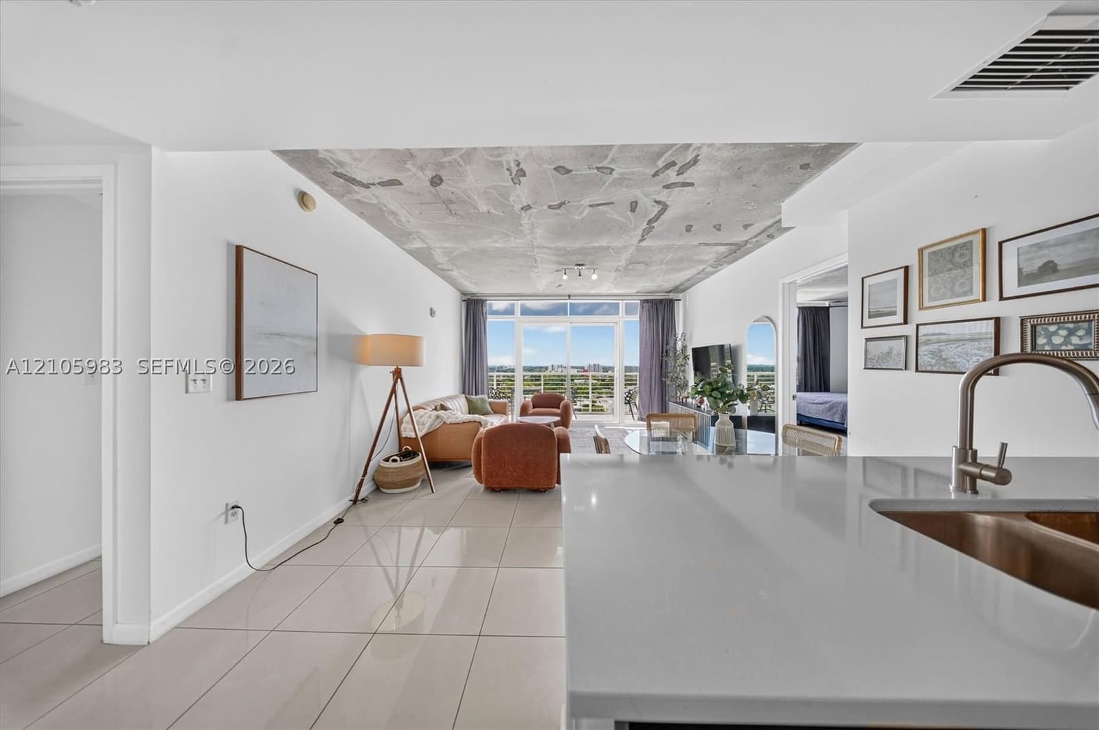 MIDBLOCK MIAMI CONDO — ilan fotoğrafı