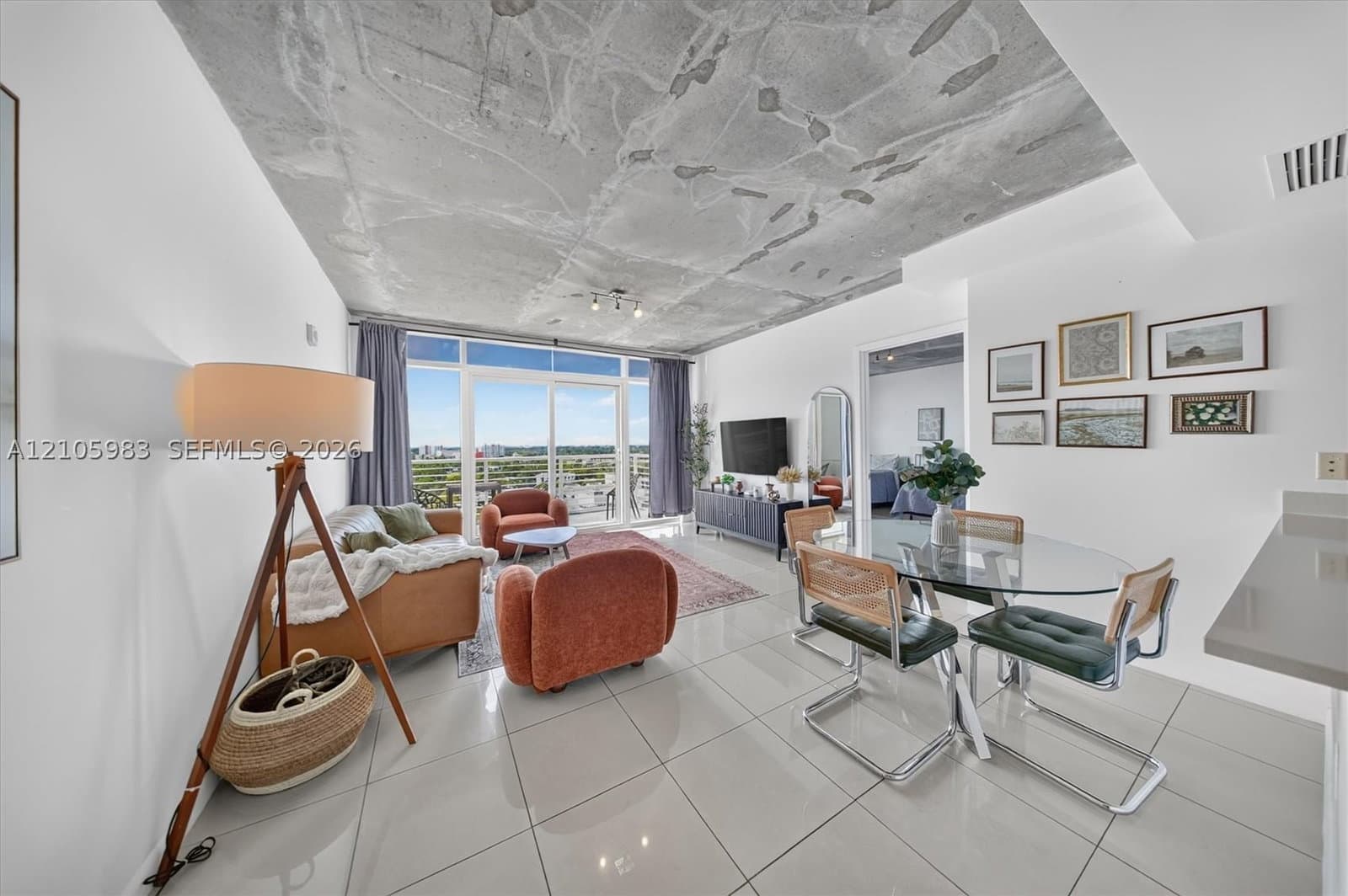 MIDBLOCK MIAMI CONDO — ilan fotoğrafı