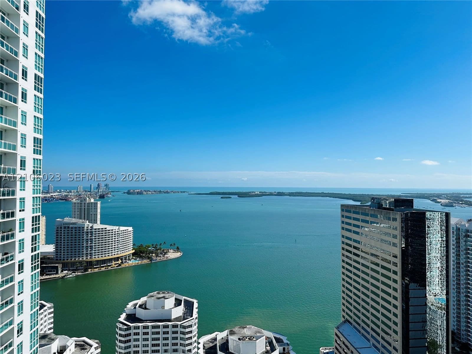 1+1 Condo — 951 Brickell Ave #3808, Miami, FL 33131