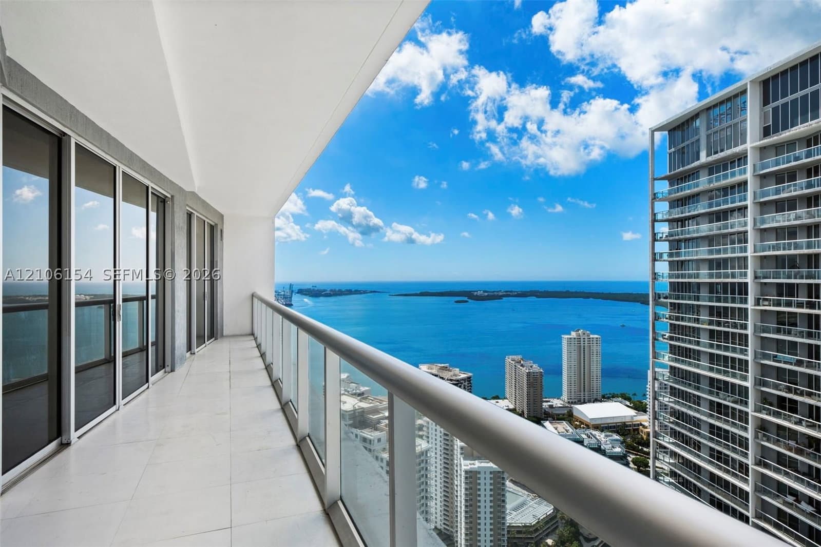 2+1 Condo — 475 Brickell Ave #5209, Miami, FL 33131