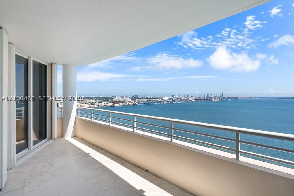 2+1 Condo — 808 Brickell Key Dr #2102, Miami, FL 33131