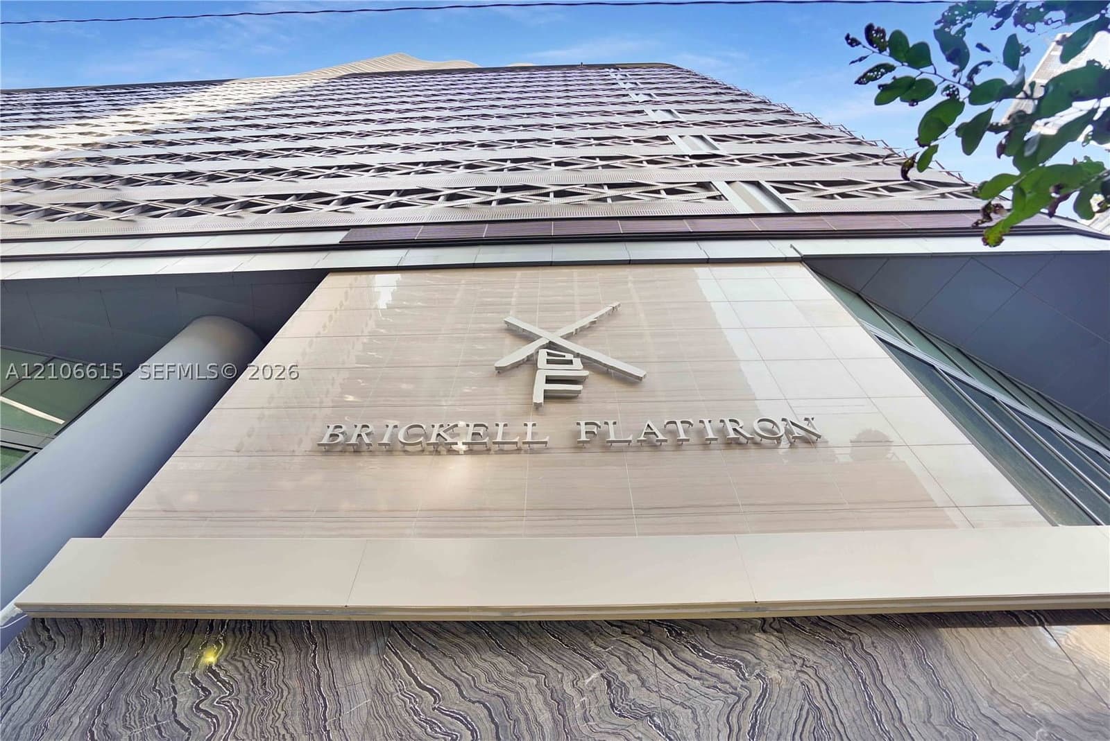1-bedroom Condo — 1000 Brickell Plz #1906, Miami, FL 33131