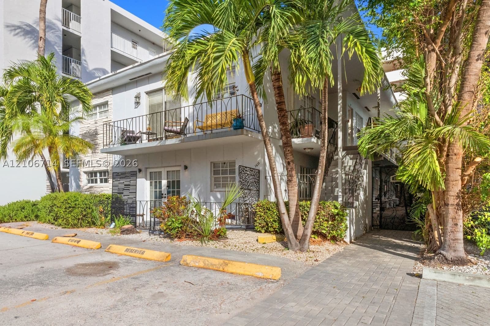 1-bedroom Condo — 1611 West Ave #15, Miami Beach, FL 33139