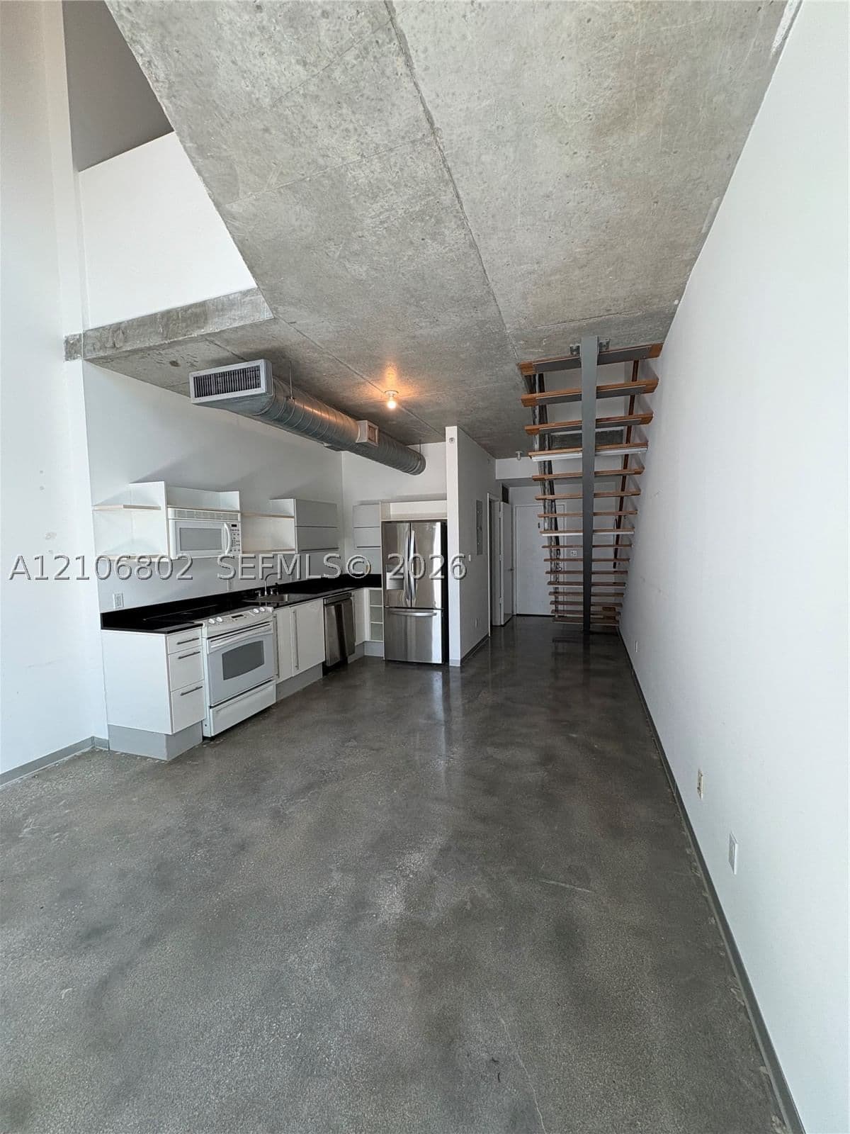Condo — 690 1st Ct #1212, Miami, FL 33130