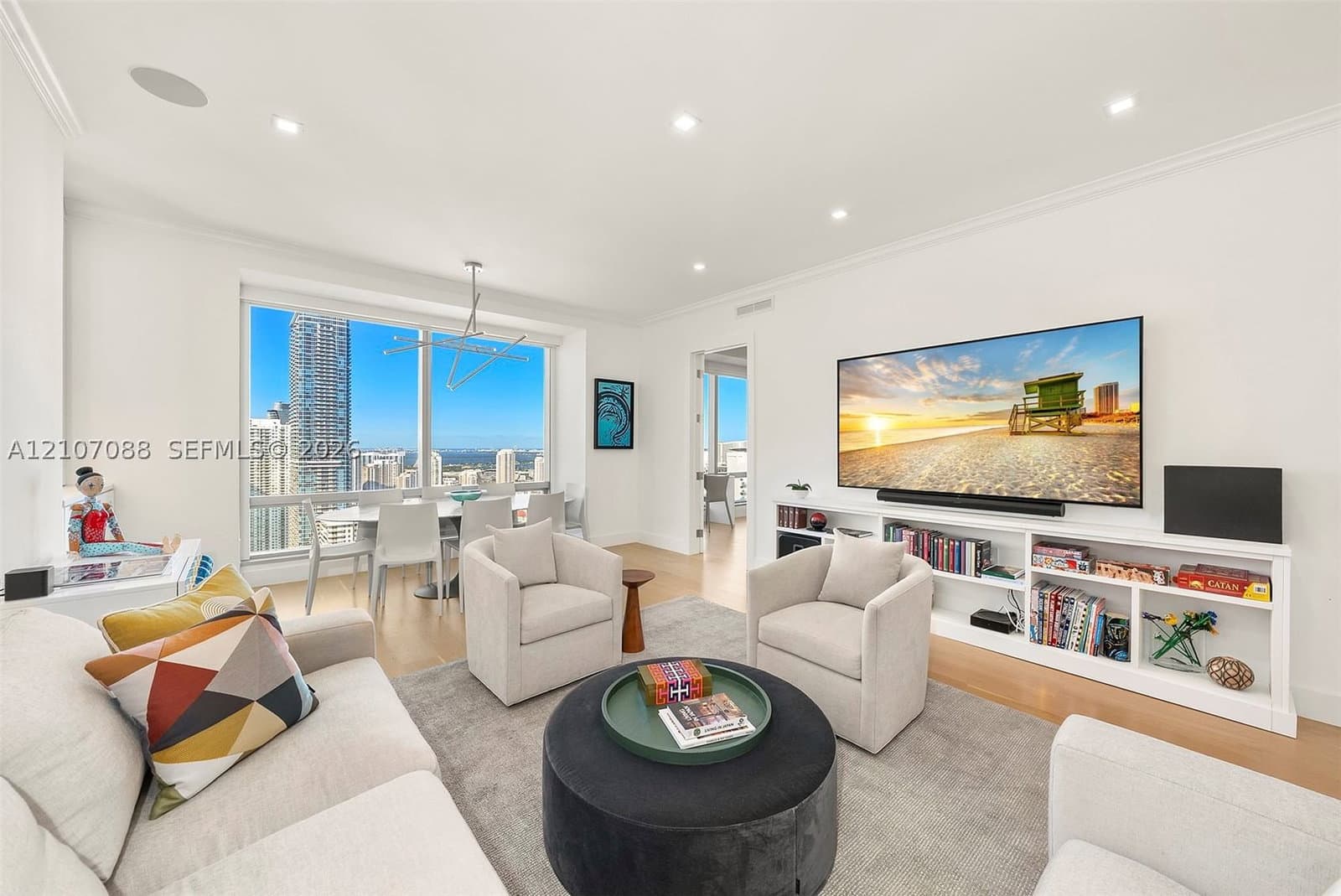 1-bedroom Condo — 1425 Brickell Ave #51D, Miami, FL 33131
