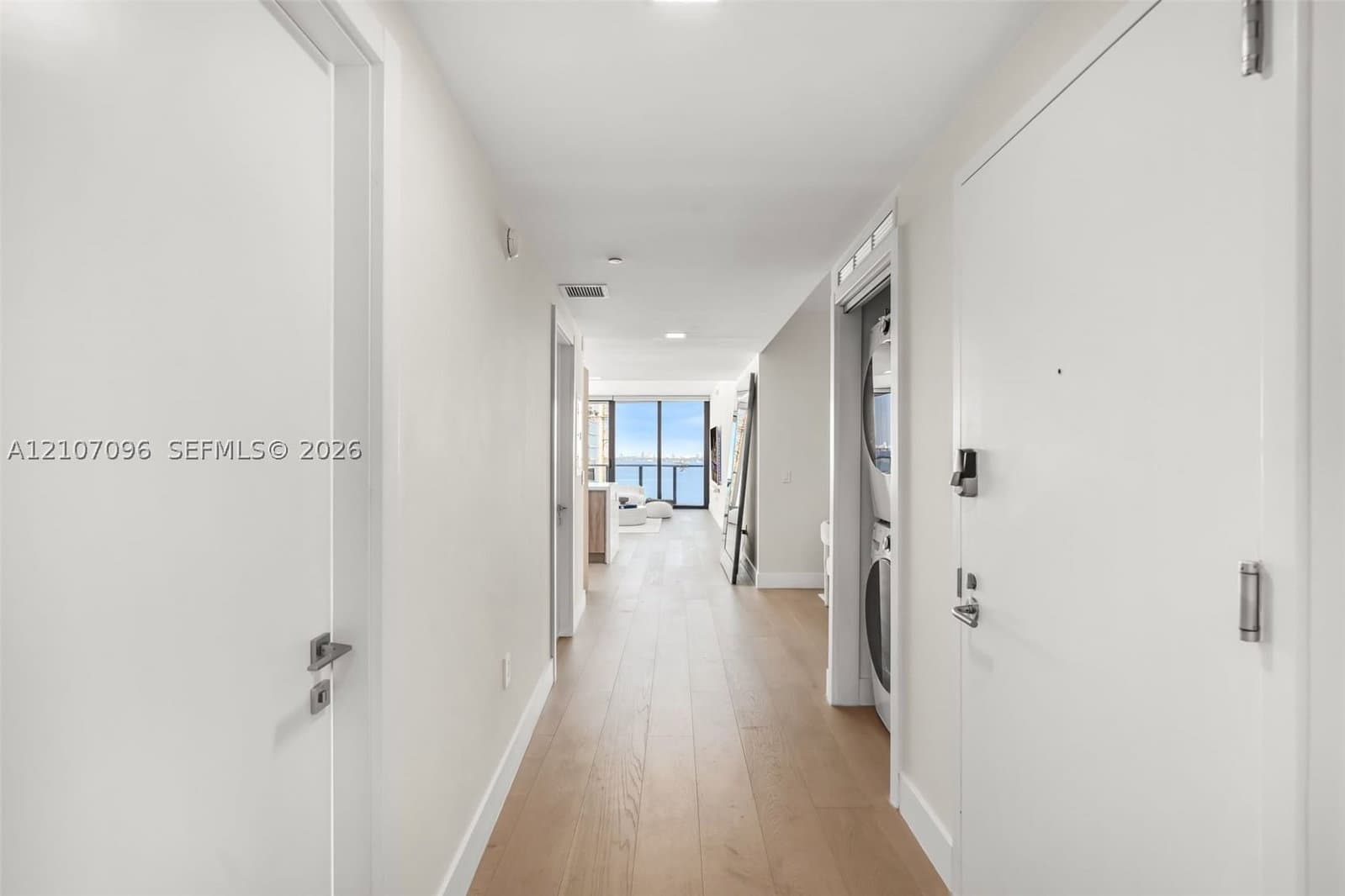 ICON BAY CONDO — ilan fotoğrafı