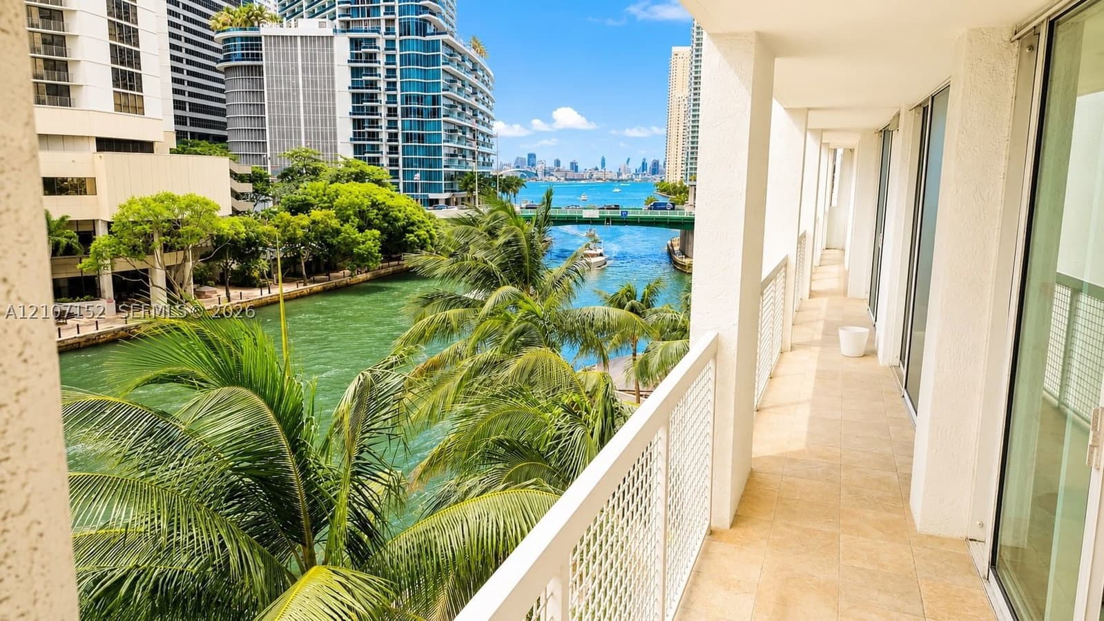 Condo — 31 5th St #CU-502, Miami, FL 33131