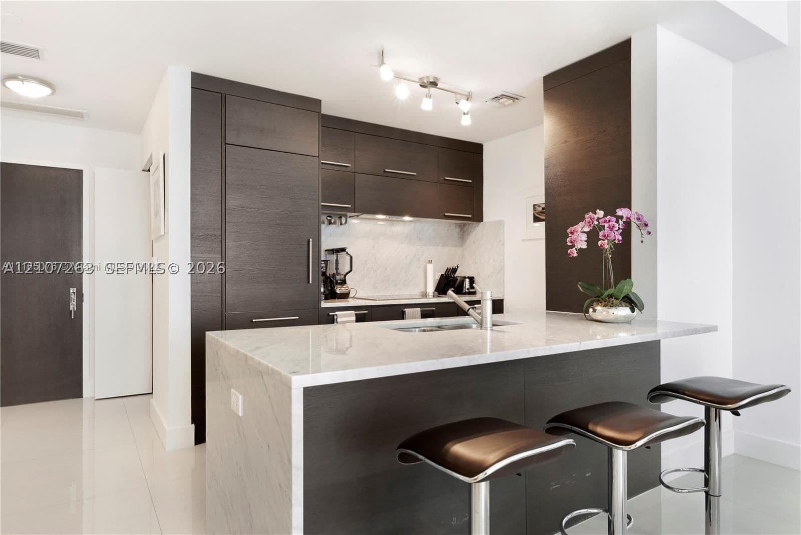 900 BISCAYNE BAY CONDO — ilan fotoğrafı