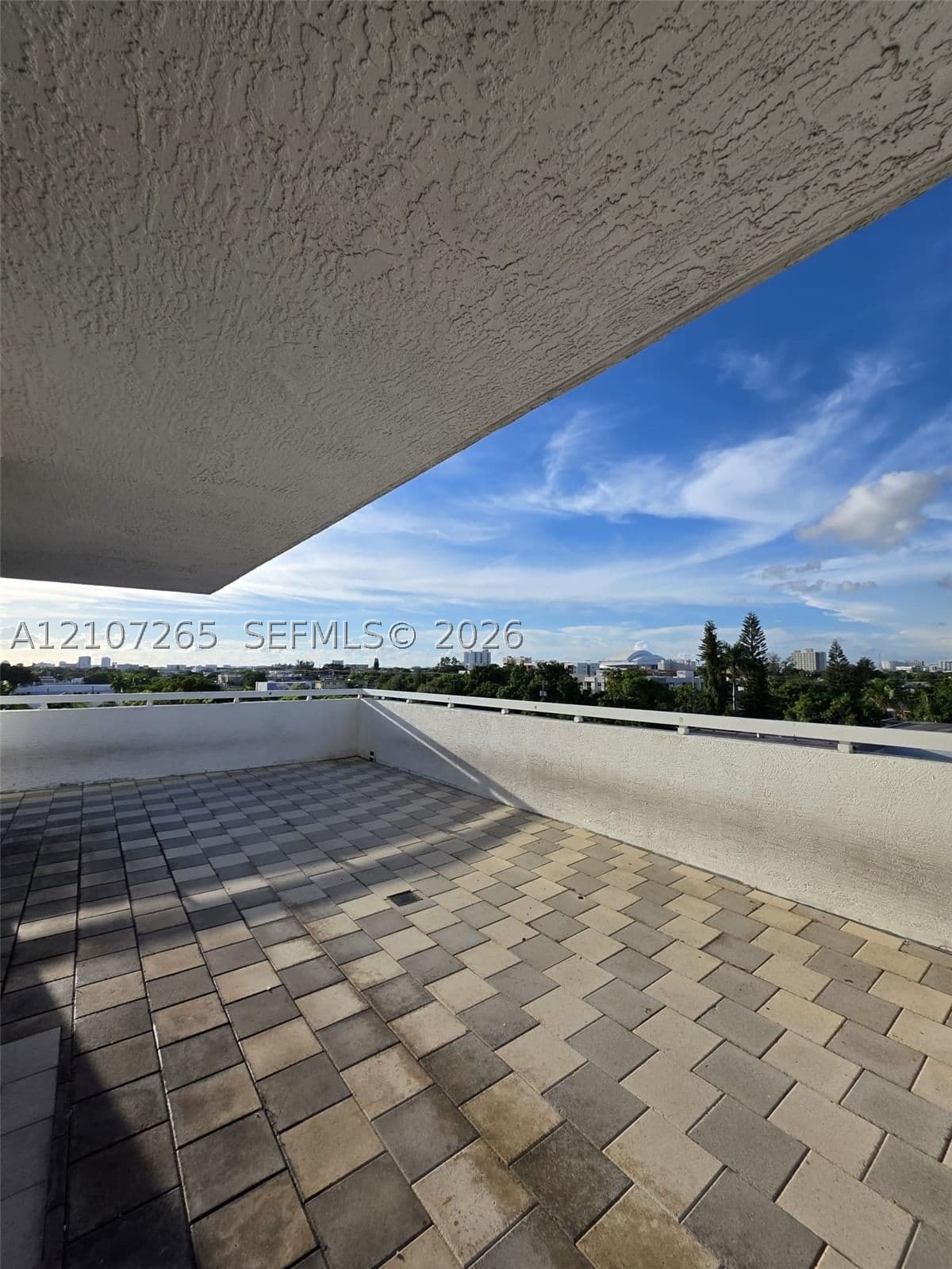 2-bedroom Condo — 900 8th St #504, Miami, FL 33130