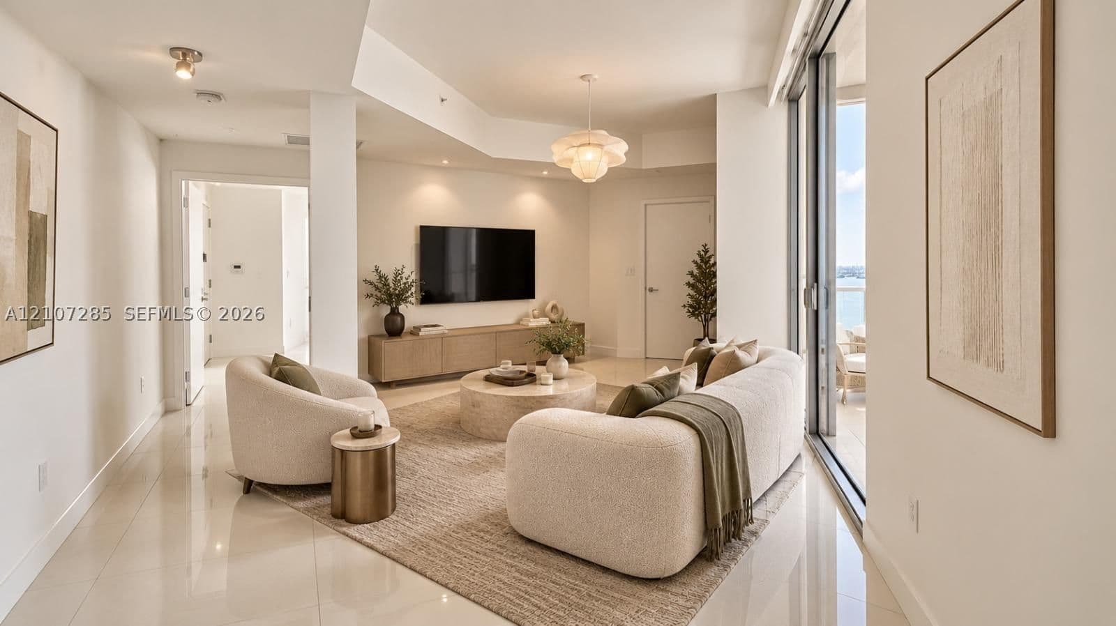 PARAMOUNT BAY CONDO — ilan fotoğrafı