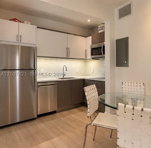 1+1 Condo — 700 16th St #210, Miami Beach, FL 33139