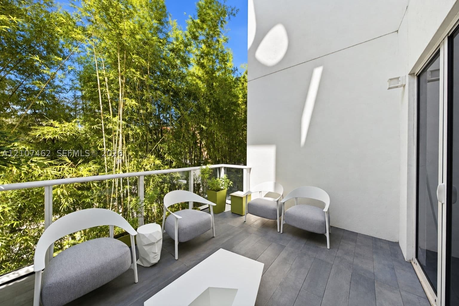 ONE BAY CONDO — ilan fotoğrafı