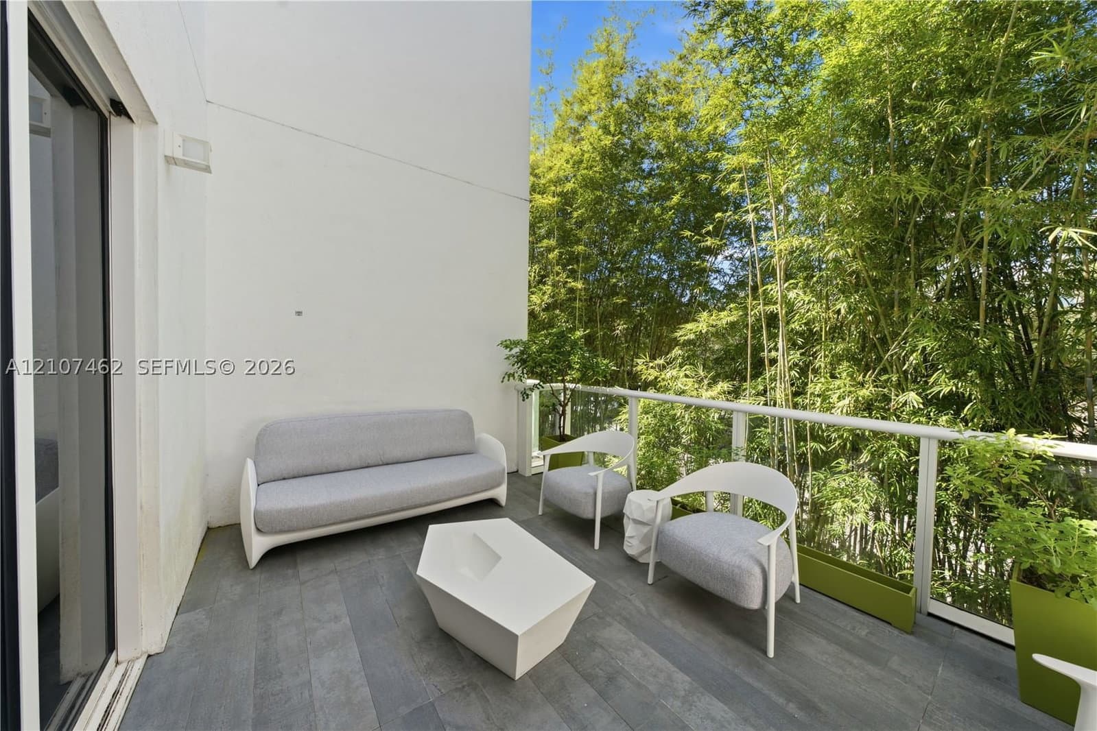 ONE BAY CONDO — ilan fotoğrafı