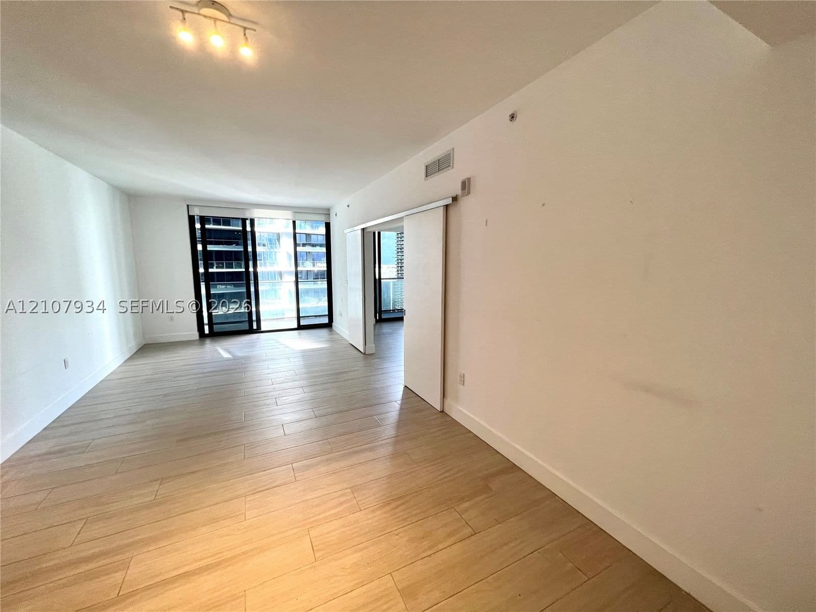 1-bedroom Condo — 1010 Brickell Ave #3508, Miami, FL 33131