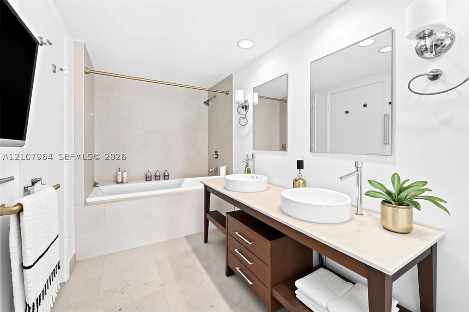 ICON BRICKELL CONDO NO 3 — ilan fotoğrafı