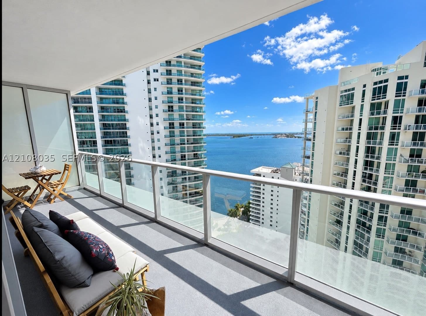 1-bedroom Condo — 1300 Brickell Bay Dr #2405, Miami, FL 33131