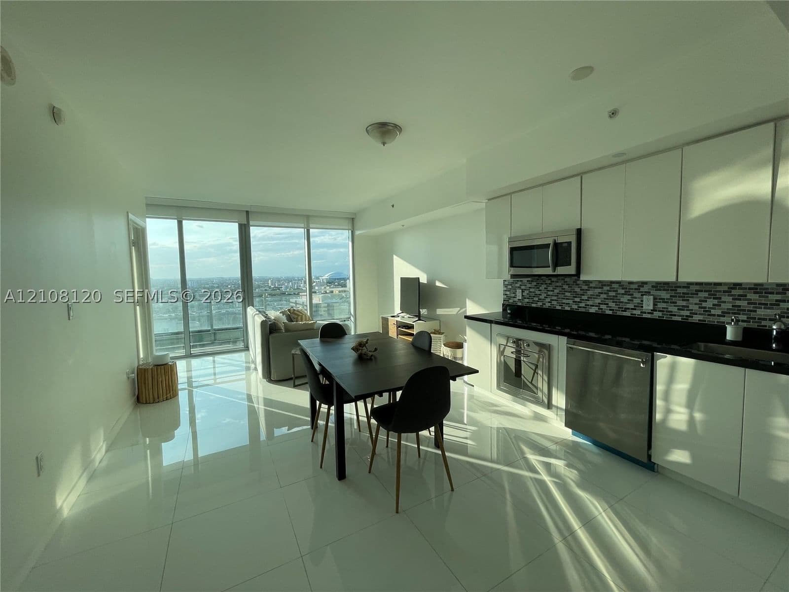 1+1 Condo — 92 3rd St #2307, Miami, FL 33130