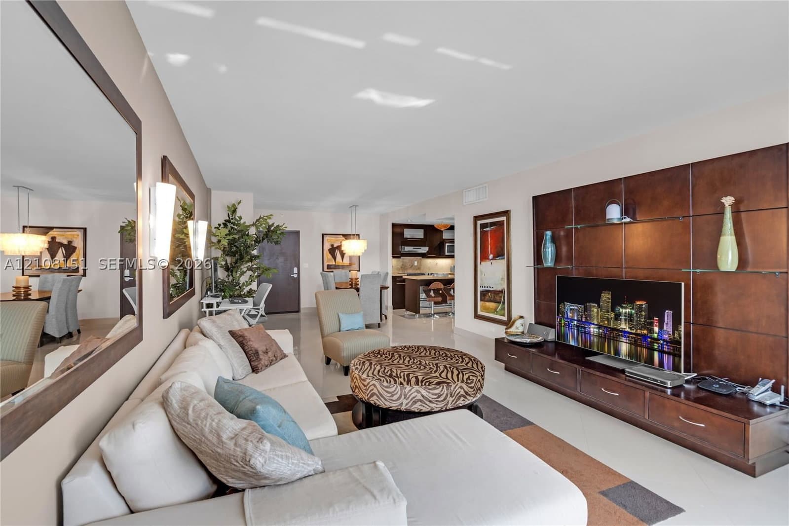 RONEY PALACE CONDO — ilan fotoğrafı