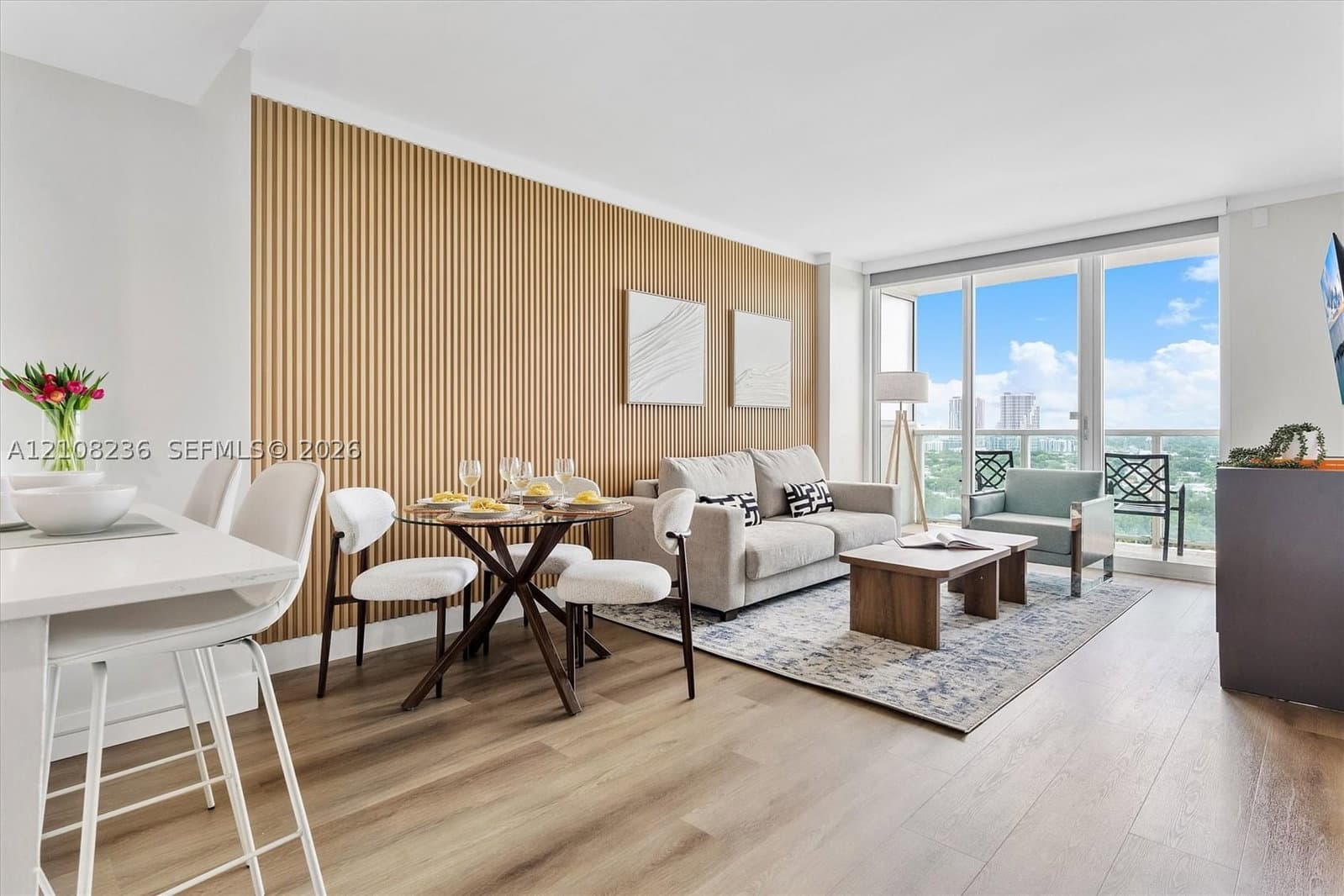 MUTINY PARK CONDO — ilan fotoğrafı