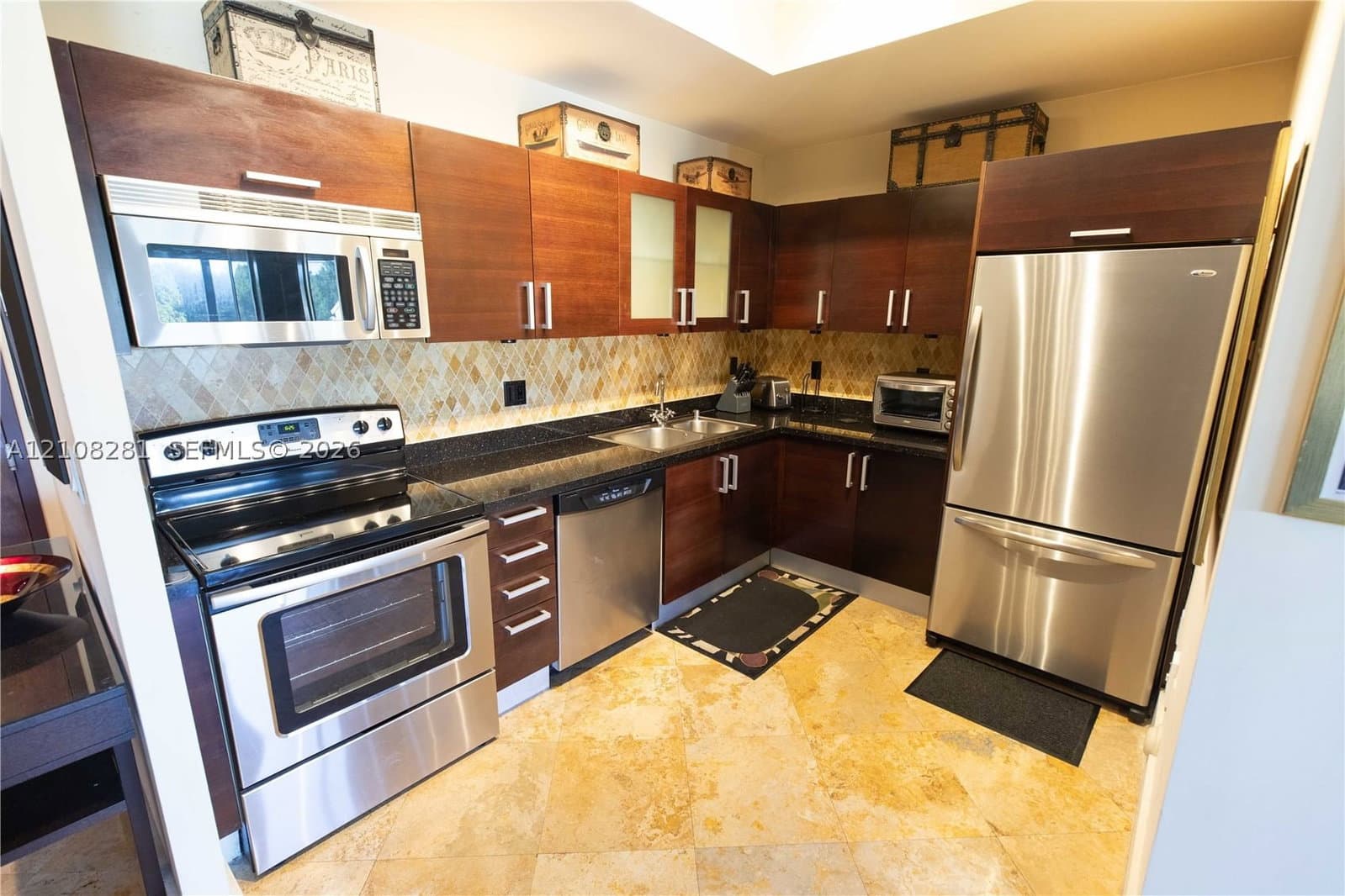 Condo — 3250 Grand Ave #404, Miami, FL 33133