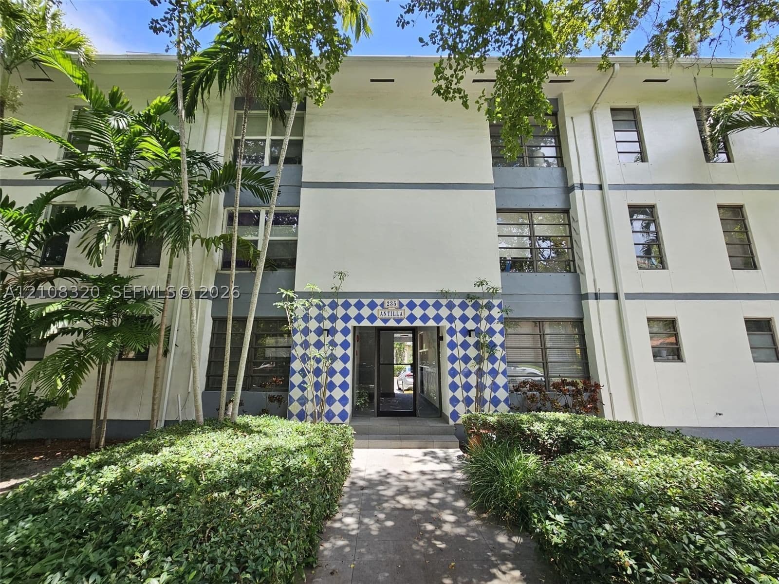 2-bedroom Condo — 235 Antilla Ave #4, Coral Gables, FL 33134