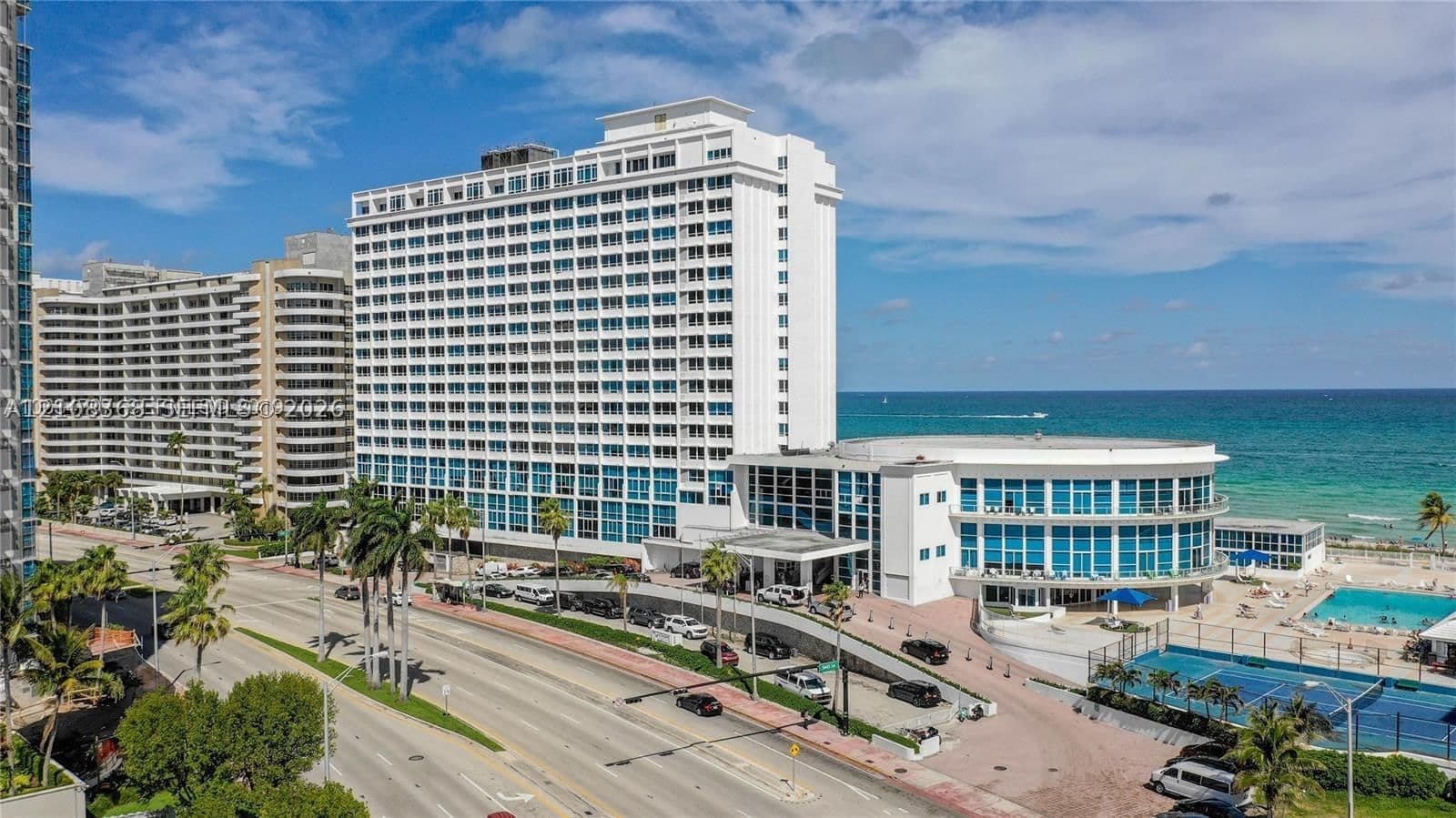 Condo — 5445 Collins Ave #424, Miami Beach, FL 33140
