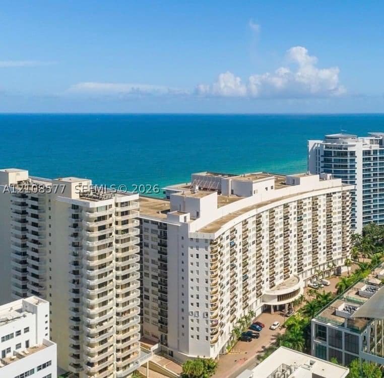 1+1 Condo — 6039 Collins Ave #715, Miami Beach, FL 33140