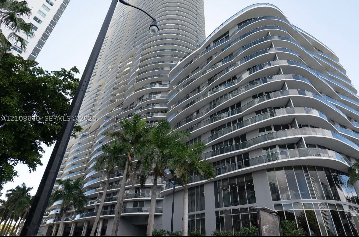 2-bedroom Condo — 488 18th St #4509, Miami, FL 33132