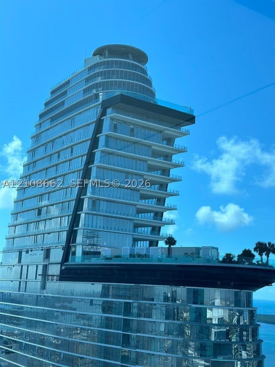 2-bedroom Condo — 300 Biscayne Boulevard #2709W, Miami, FL 33131
